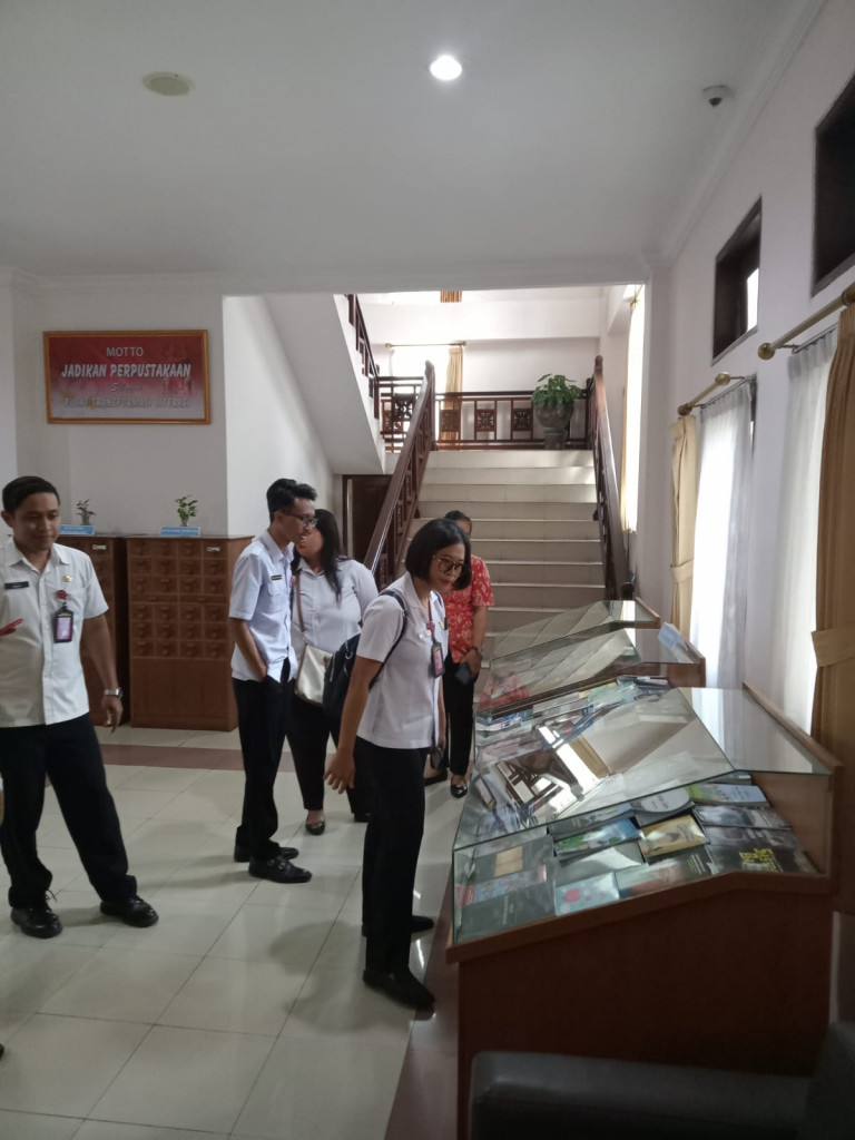 Pameran TPBIS (Transformasi Perpustakaan Berbasis Inklusi Sosial) Hari ke-6 Dalam Rangka Hari Kunjung Perpustakaan Tahun 2024